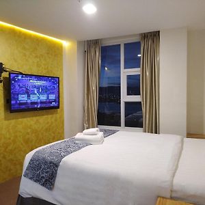 Premier Deluxe Queen Room Airport Transfer